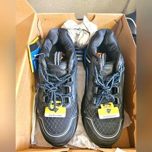 Herman SURVIVORS Black Slip Resistent Work Tennis Shoe. NWT SIZE 9